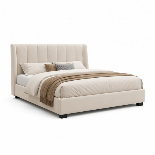 Letto matrimoniale in tessuto beige con testiera alta e piedi neri